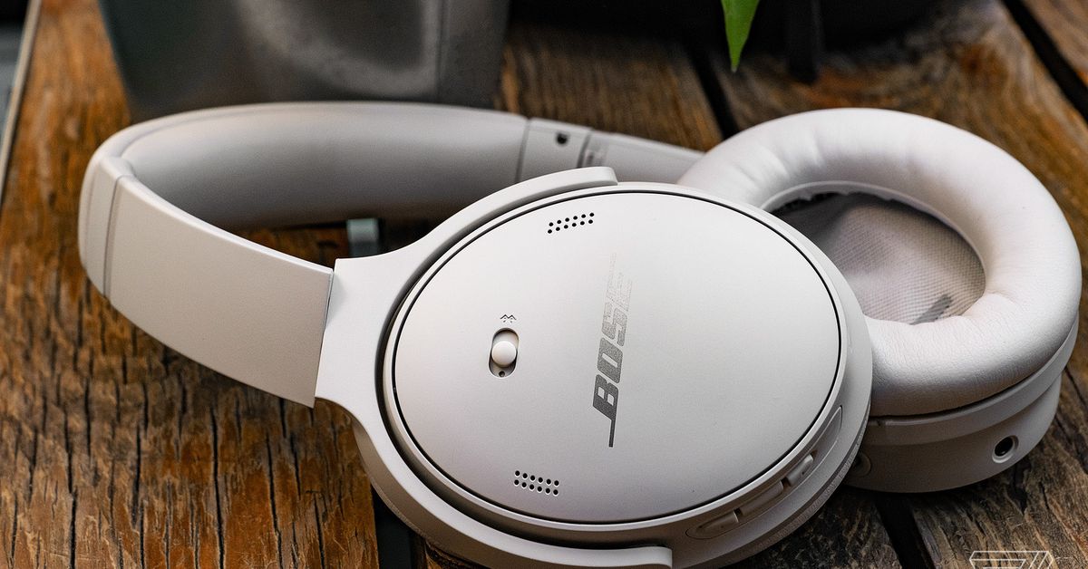 Bose's QuietComfort 45 noise-cancelling headphones are $50 off today

