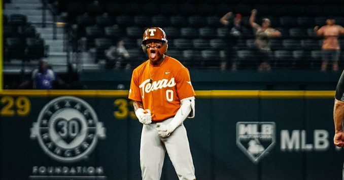 No. 19 Texas advances to the title game of the Big 12 tournament with a 9-2 win over No. 18 Oklahoma State

