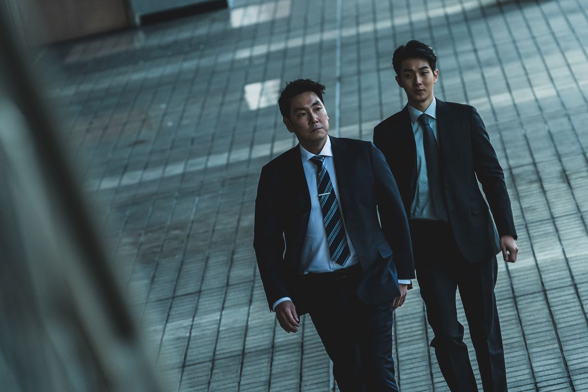 Cho Jin-woong and Choi Woo-sik in The Policeman's Lineage.
