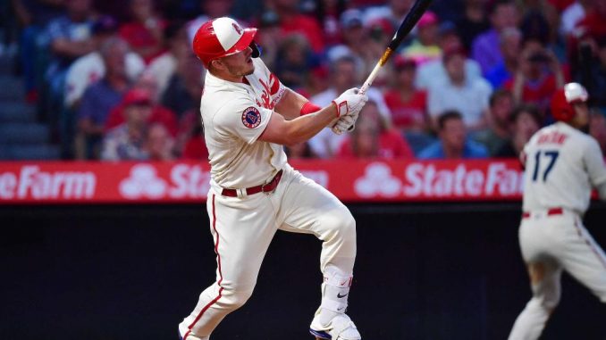 Mike Trout's two home runs sink Mets while the Angels roll

