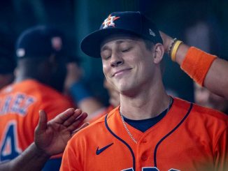 Astros set a record with two clean innings against Rangers