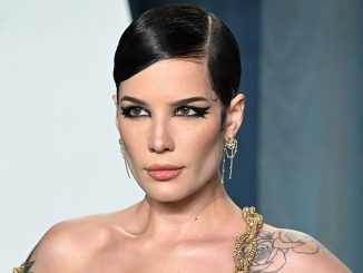 Halsey reacts to fans who left the Arizona concert after her pro-abortion speech