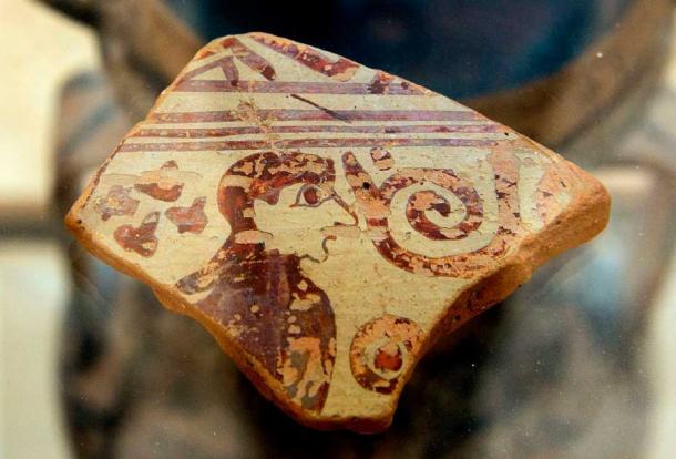 Ancient Greek pottery from a Cycladic workshop, find from the cemetery north of Paroikia, painted sherd, 700 – 600 BC.  Archaeological Museum of Paros.  Zde/CC BY-SA 4.0