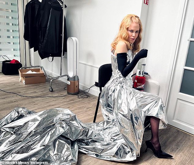 Others poked fun at Kidman's outfit, comparing the metallic dress to an emergency blanket or a sheet of crumpled aluminum foil