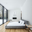 Vista Drive Pavilion / Studio B Architecture + Interiors - Interior Photography, Bedroom, Bed