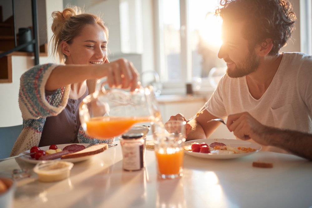 Breakfast: 15 Foods You Should Never Eat In The Morning & Couple having breakfast