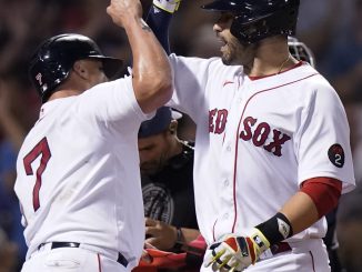Red Sox rally for series split with Yankees