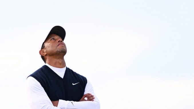 Tiger Woods is having a very bad day at the British Open


