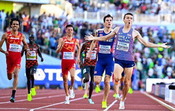  Wightman wins 'Whirlwind' to beat Ingebrigtsen to 1500m world title |  REPORT |  World Cup 22

