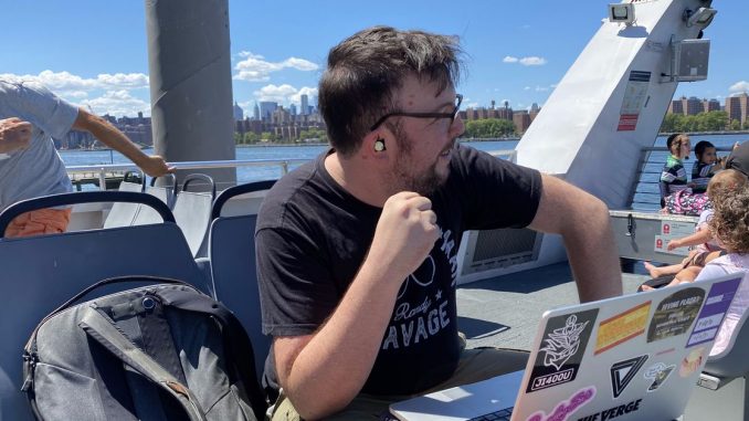We tested which earphones are best for making calls on a boat

